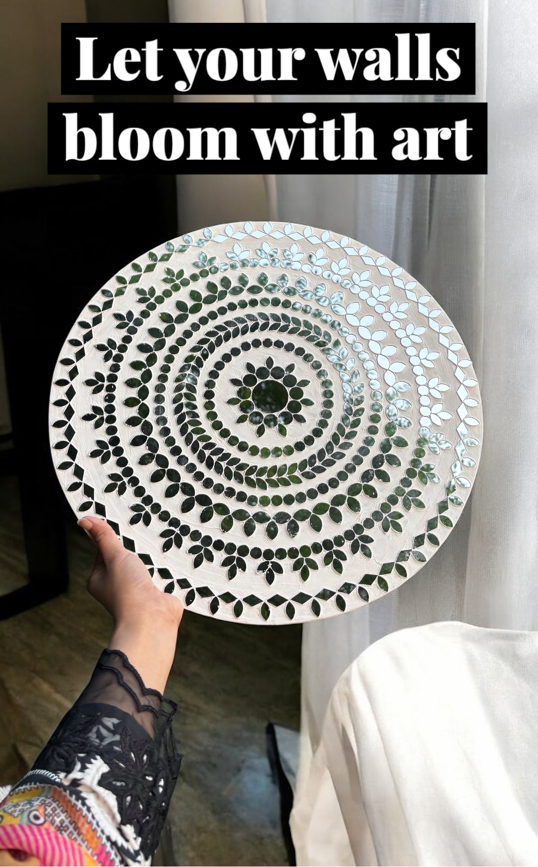 White Bloom – Handcrafted Round Mosaic Mirror Wall Art | Mirroza